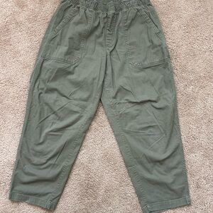 Old Navy Women’s Cargo Pants in Forest Green